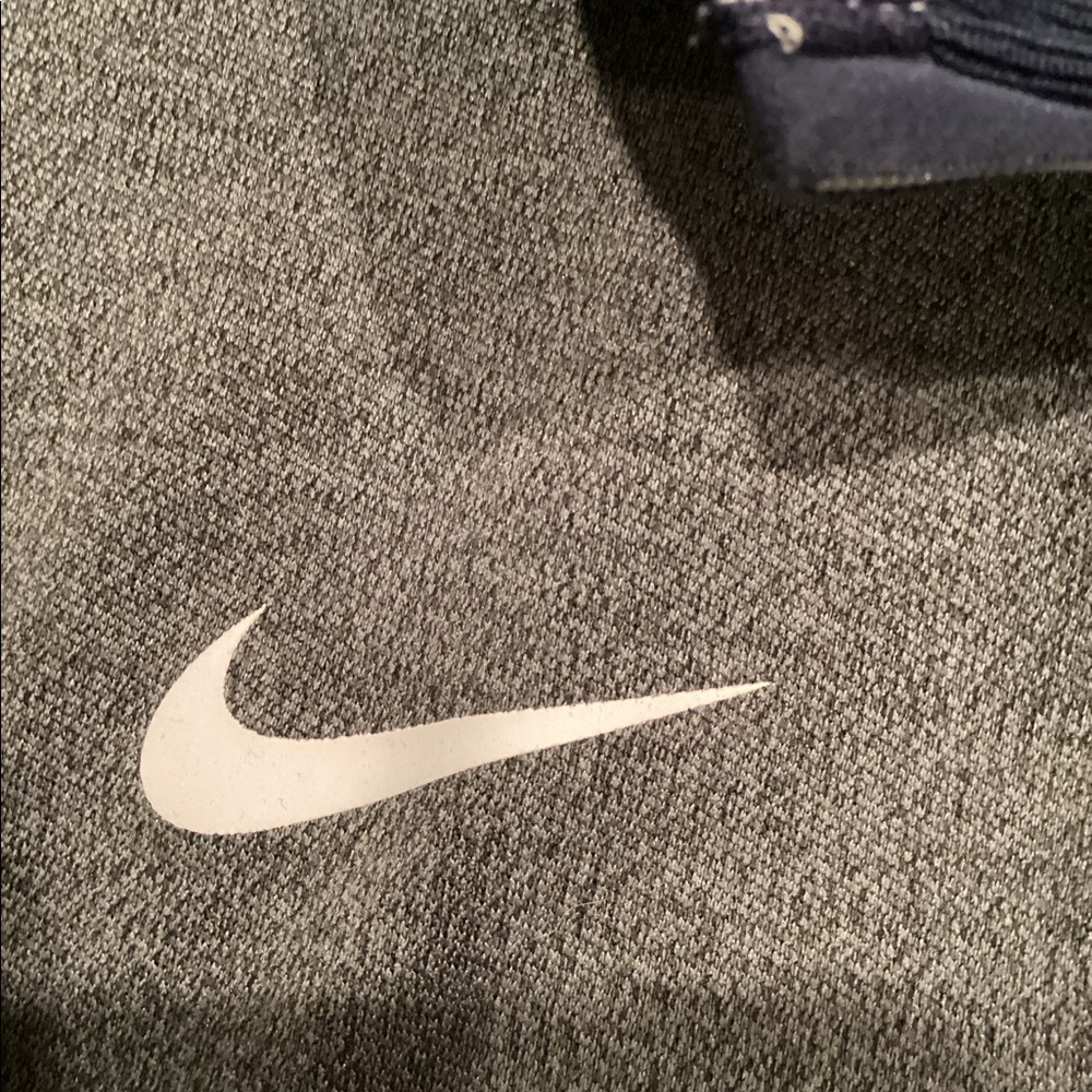 Nike Men’s 3/4 Zip Penn State Long Sleeve Sweatshirt - Picture 6 of 7